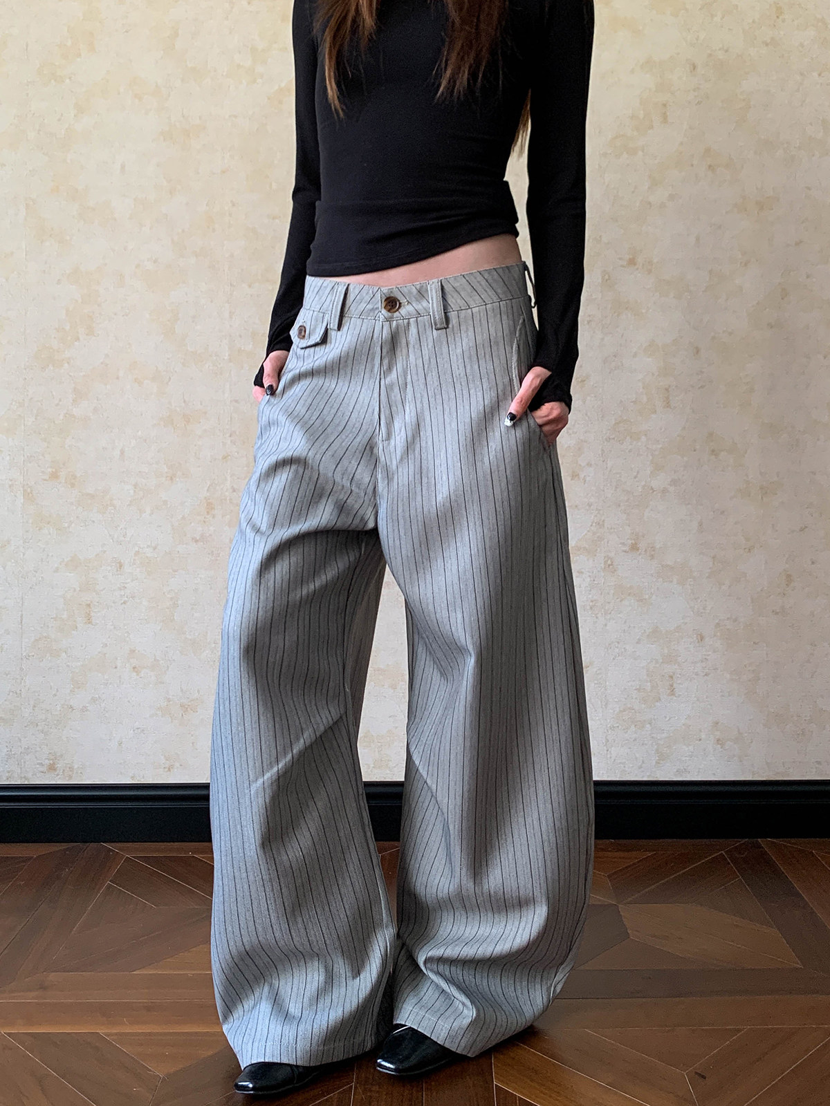 Tailored Trouser Wide - بنطلون كاجوال واسع الساق بتصميم أمريكي