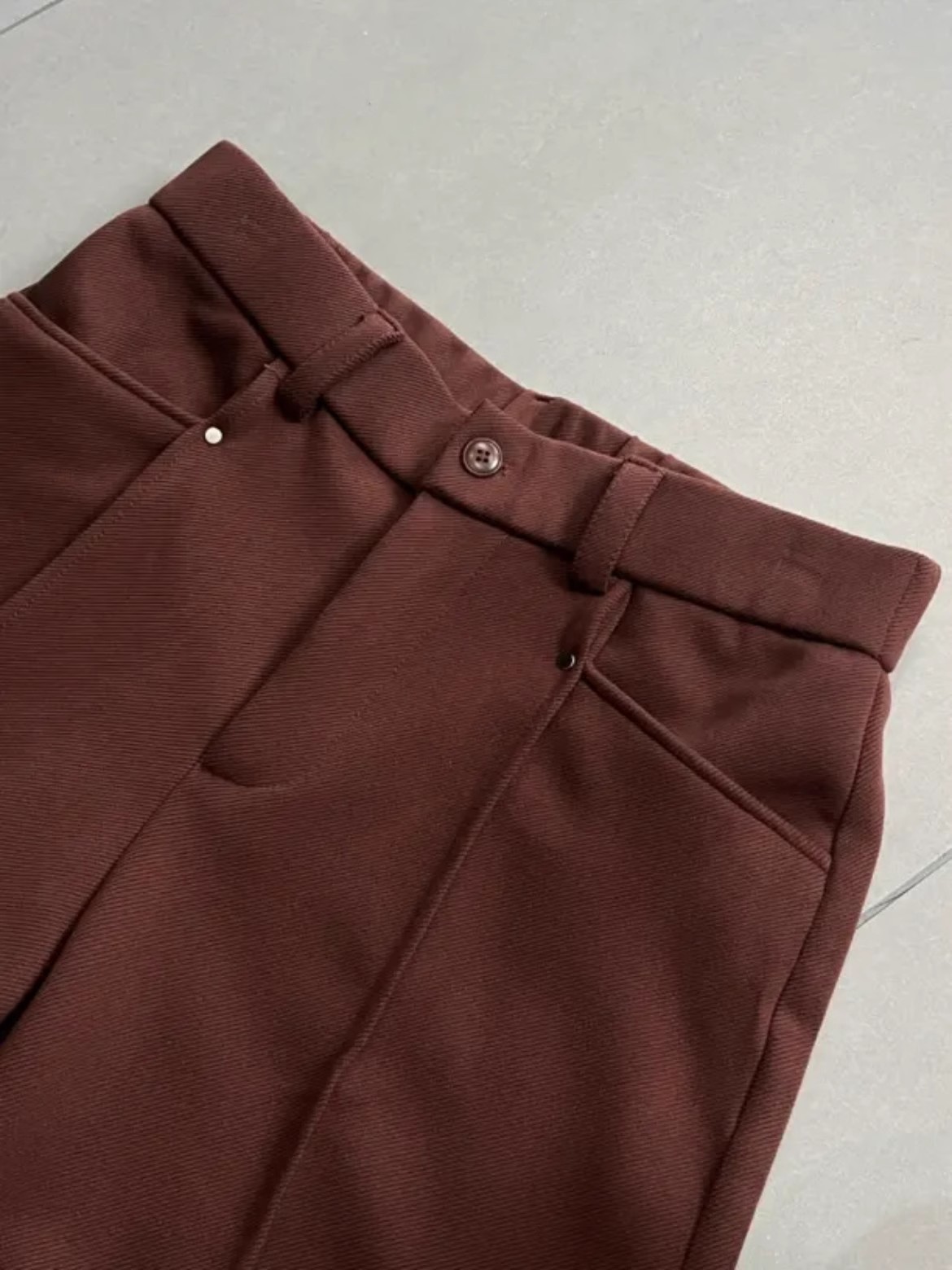 بنطلون كاجوال على الطراز الكور - مراجعة Tailored Trouser Wide وسعره
